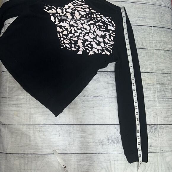 Lululemon
Snapshot Crew Reflective Crewneck Sweatshirt Black Pockets - Picture 7 of 7